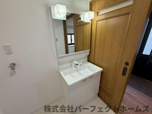 長尾東町3丁目戸建の独立洗面台|独立洗面台です