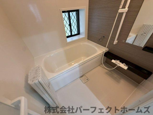 長尾東町3丁目戸建の浴室|日々の疲れを癒すお風呂付です