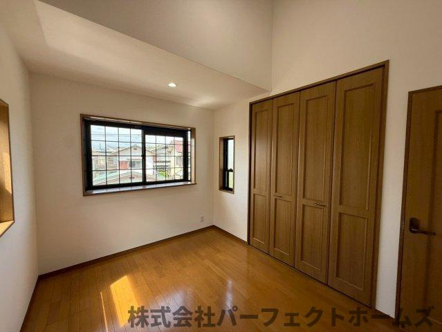 長尾東町3丁目戸建の洋室|個人の部屋や寝室として使える洋室です