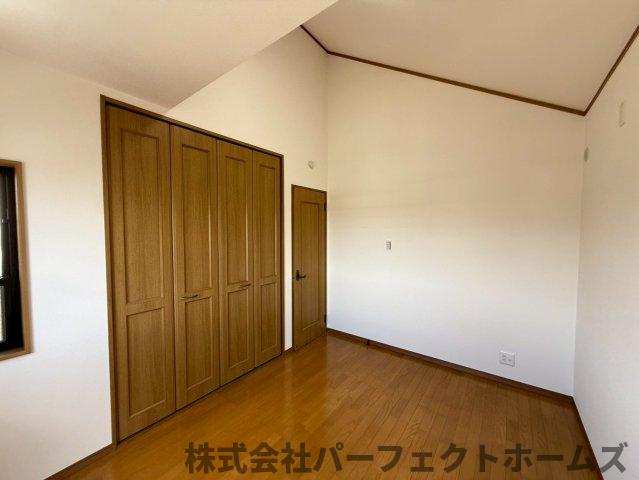 長尾東町3丁目戸建の洋室|コンパクトで使いやすい洋室です