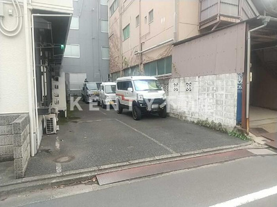 【駐車場】 | キャッスル多摩川 | 車をお持ちの方に嬉しい駐車場付きの物件です