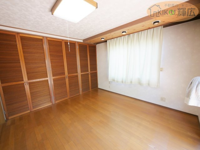 加古川市野口町良野　中古戸建の洋室