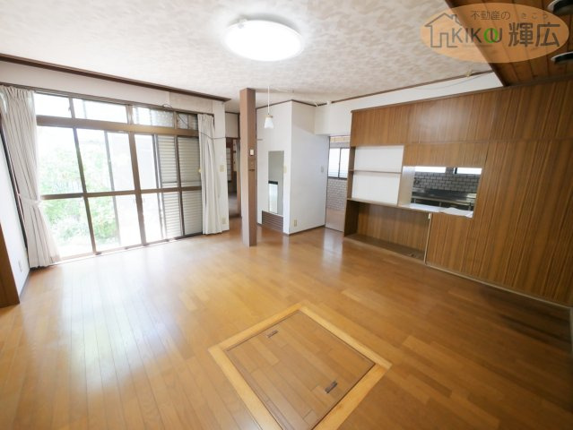 【居間・リビング】 | 加古川市野口町良野　中古戸建