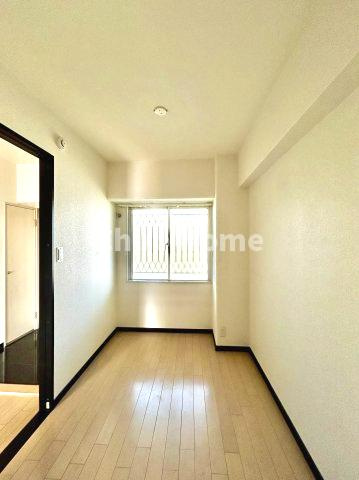 シャルム綾瀬の子供部屋|【子供部屋】お子様を持つ家庭の約6割が「家族や子どものため」に購入を希望。入学後の転校を避け、広い空間でのびのび育てたいなどの親心が、家探しのきっかけになっているようです。