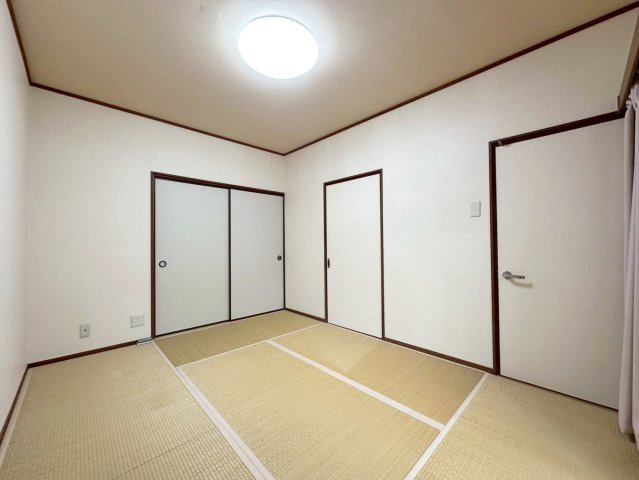 樫原上池田町の和室|柔らかい畳の上はお子様のプレイルームやお昼寝の場にいかがでしょうか？（R8.4撮影）