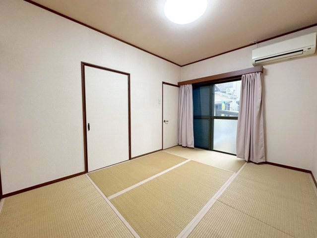 樫原上池田町の和室|寒い冬はコタツを置いて家族で温まれる憩いの場に嬉しい和室。ゲストをもてなす客間としても最適です。（R8.4撮影）