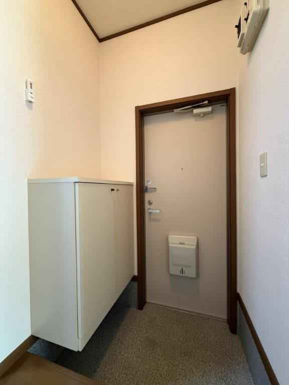 レザンA棟の玄関