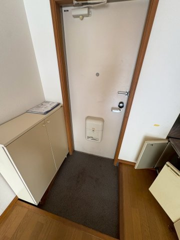 シャンテ逢和IIIの玄関