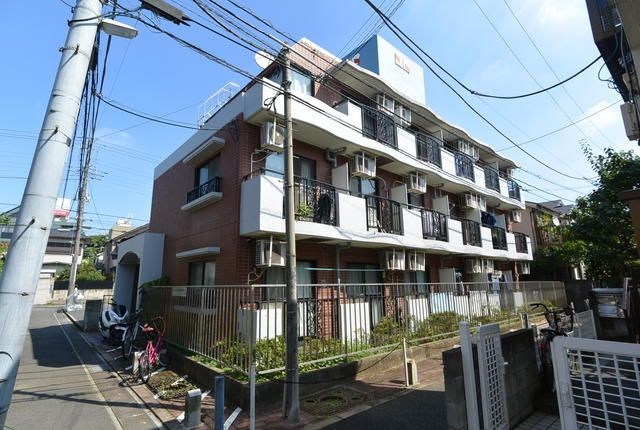 メゾン市川の外観