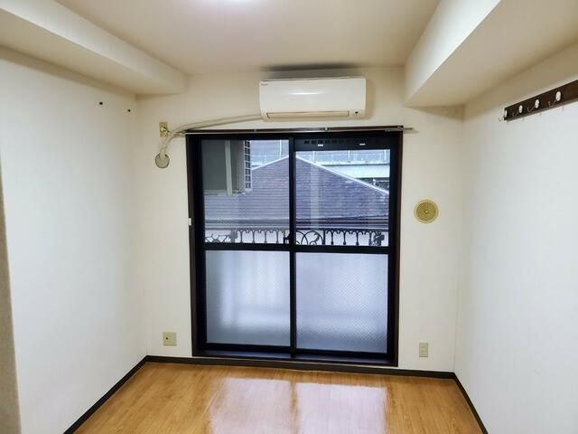メゾン市川の居間・リビング