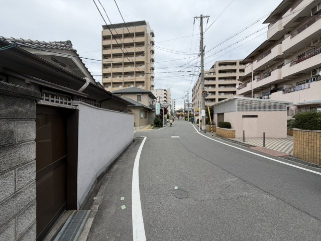 豊中市服部西町2丁目　売地の前面道路含む現地写真|公道約7.0ｍ