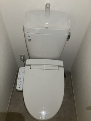 【トイレ】 | 平成ハイツ | ※参考写真※人気のバストイレ別です♪それぞれの階にトイレあるのがうれしいですよね♪