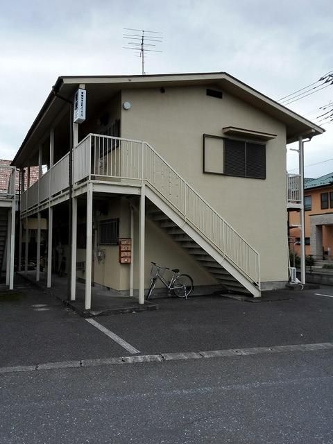 青梅市河辺町８丁目のアパートの外観