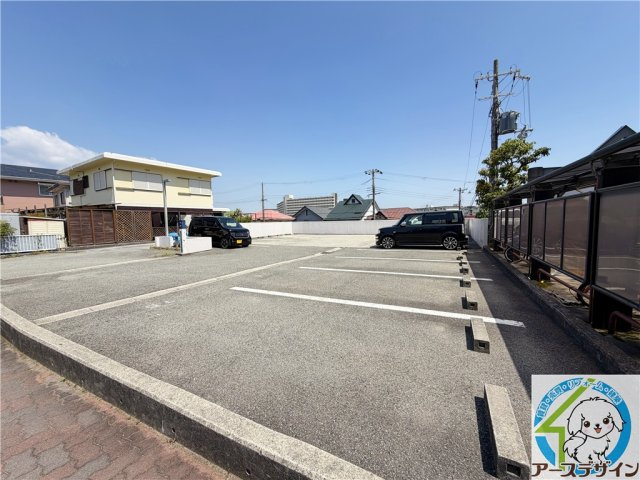 ミルキィウェイ33の駐車場