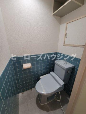 【トイレ】 | 長興寺こよしマンション | ※同タイプの写真となり、実際のお部屋とは異なる場合があります