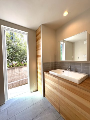 WOOD & SEA HOUSE 七里ヶ浜の玄関