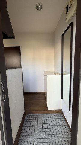 マルエムハイツの玄関