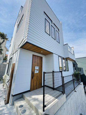 CALIFORNIA SKY TERRACE — 片瀬4丁目の高台邸宅の間取り
