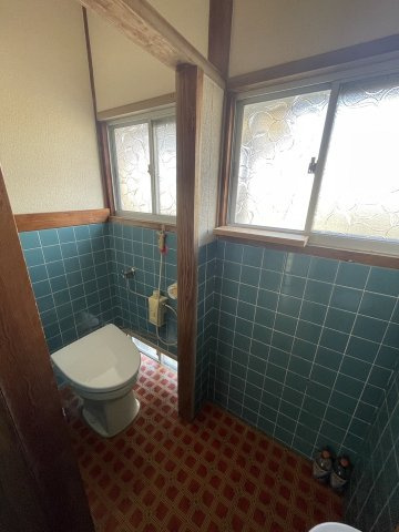 船木甲2978-9　中古戸建のトイレ|落ち着いた色調のトイレです