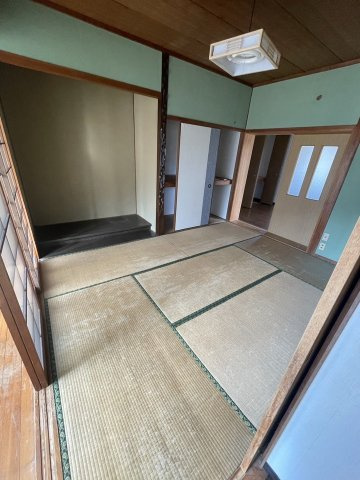 船木甲2978-9　中古戸建の和室|柔らかい畳が心地よい和室