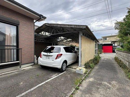 新須賀町３丁目　中古戸建の駐車場|駐車場