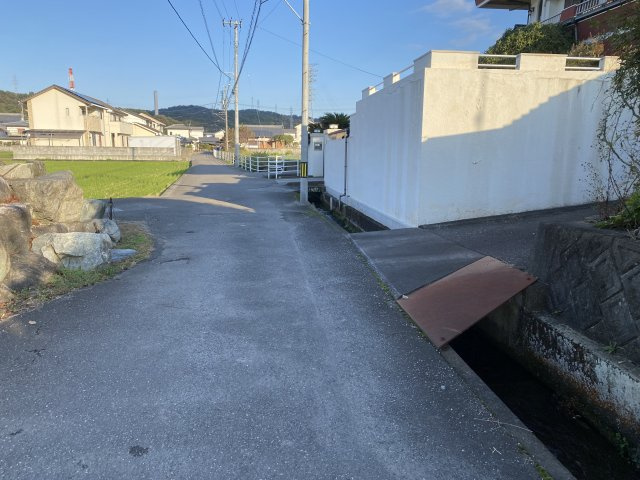下泉町1丁目　中古物件の前面道路含む現地写真|前面道路含む現地写真です