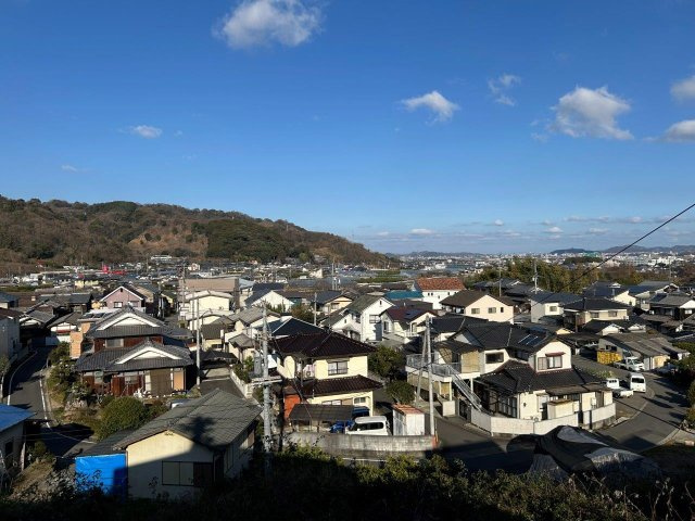 砥部町原町の展望