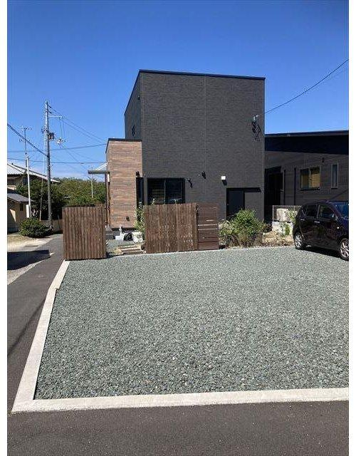 伊予市森　築浅戸建の外観|建物外観を気になさる方へ、見た目の良い物件です