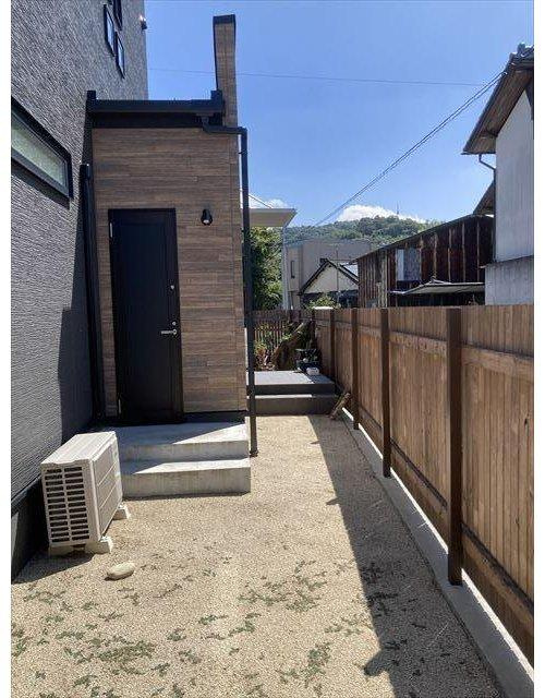 伊予市森　築浅戸建の外観|きれいな外観です