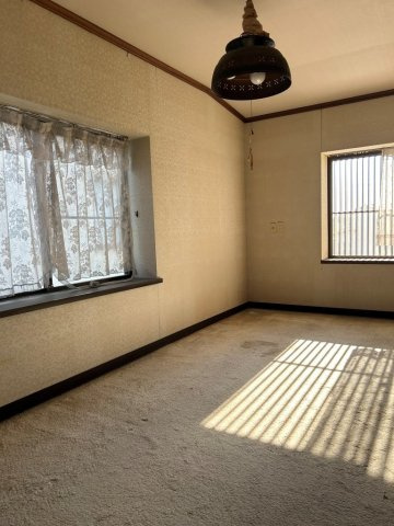 越智3丁目の洋室|落ち着いた色調の洋室です