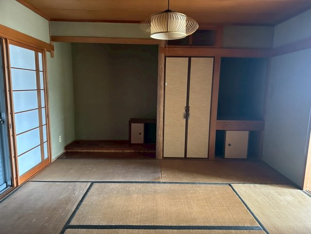船木　中古戸建の和室|畳の上でゆっくりとくつろげる和室です