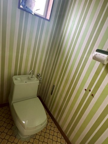 船木　中古戸建のトイレ|コンパクトで使いやすいトイレです