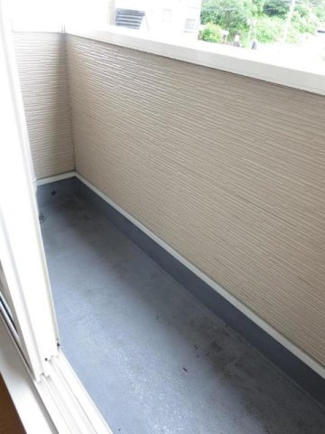 アリーヴィオＢのバルコニー|暖かな日差しのふりそそぐバルコニー
