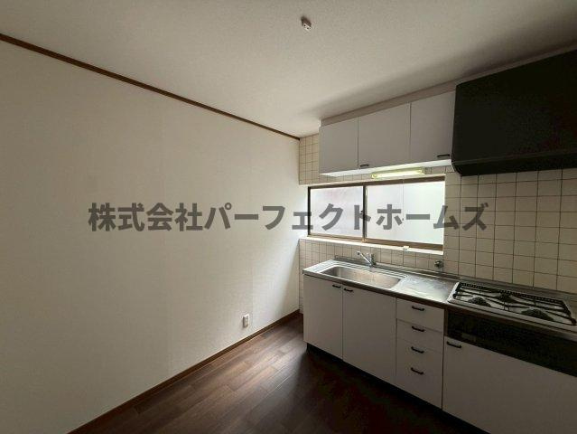 萱島信和町戸建　賃貸のキッチン|コンパクトなキッチンで掃除もラクラク