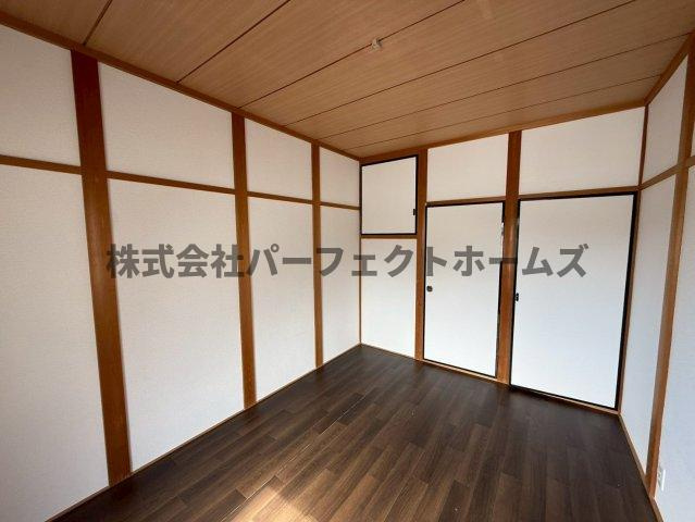 萱島信和町戸建　賃貸の内装|明るい室内です