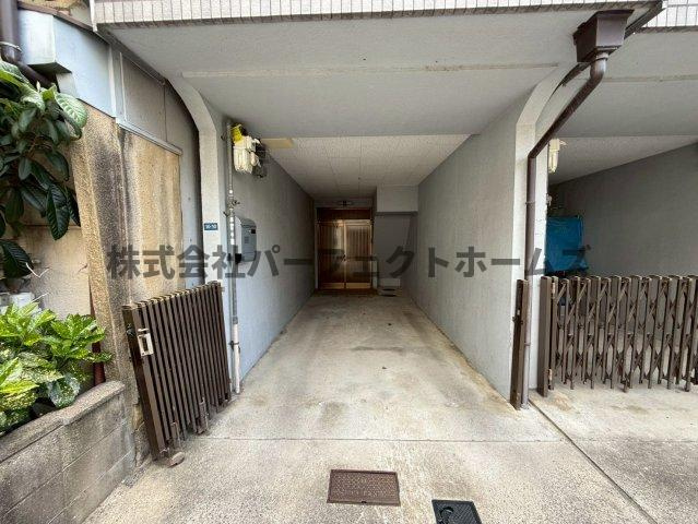 萱島信和町戸建　賃貸の駐車場|駐車場完備です
