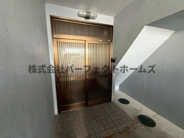 萱島信和町戸建　賃貸のエントランス|毎日通るエントランスはこのようになっています