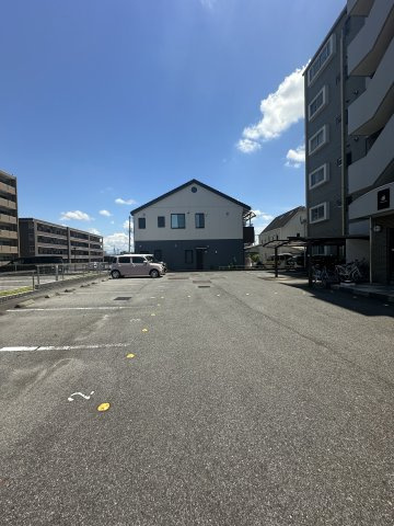 J.Sの駐車場