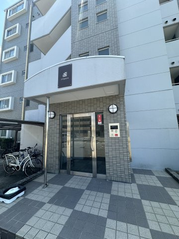 J.Sのエントランス