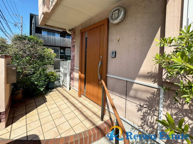 中古戸建　藤沢市片瀬2丁目の玄関