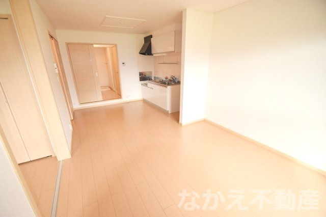 【居間・リビング】 | こちらの居間で趣味の時間をお楽しみください