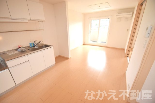【居間・リビング】 | こちらの居間で趣味の時間をお楽しみください