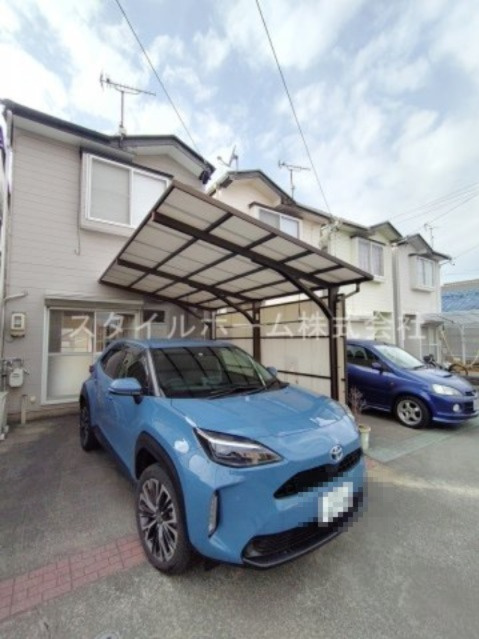 三本木町貸家の駐車場