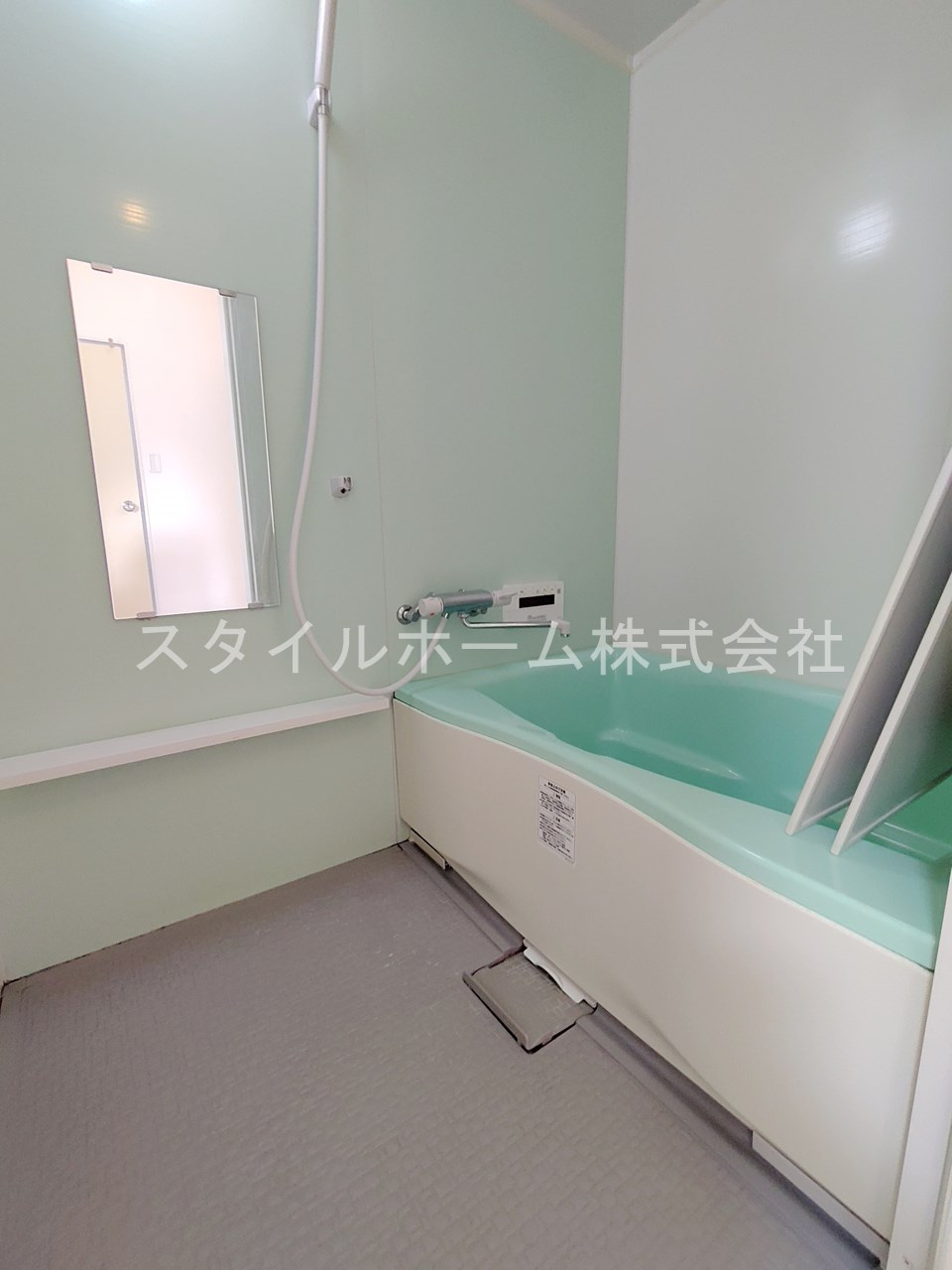 三本木町貸家の浴室