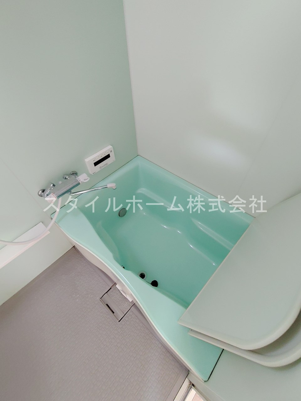 三本木町貸家の浴室