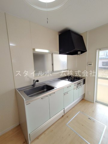 三本木町貸家のキッチン