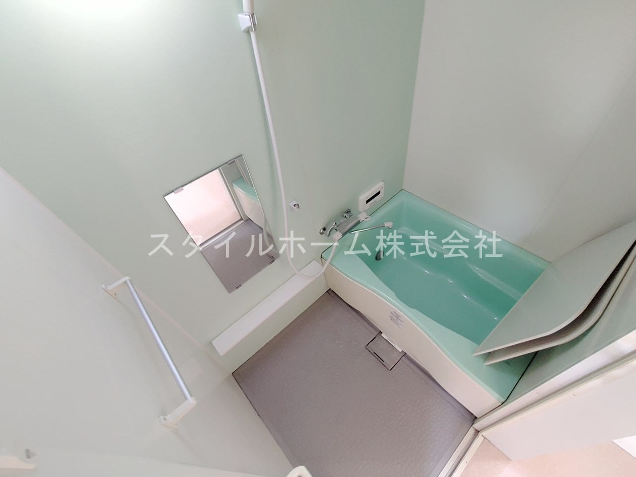 三本木町貸家の浴室