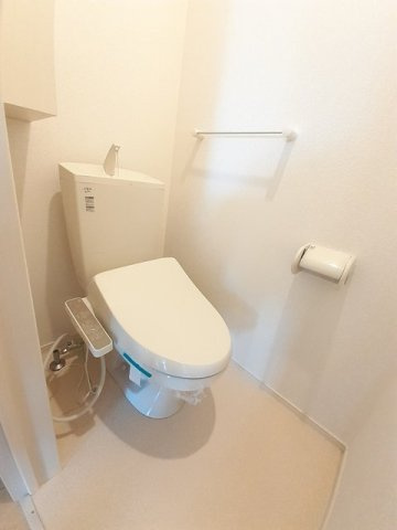 レイナ　Ⅰのトイレ|落ち着いた色調のトイレです