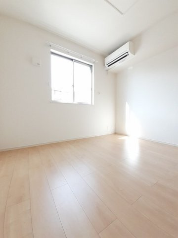 レイナ　Ⅰの内装|おしゃれな内装です