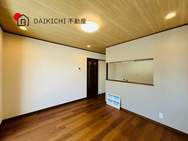 【居間・リビング】 | 鶴ヶ島市下新田　中古戸建